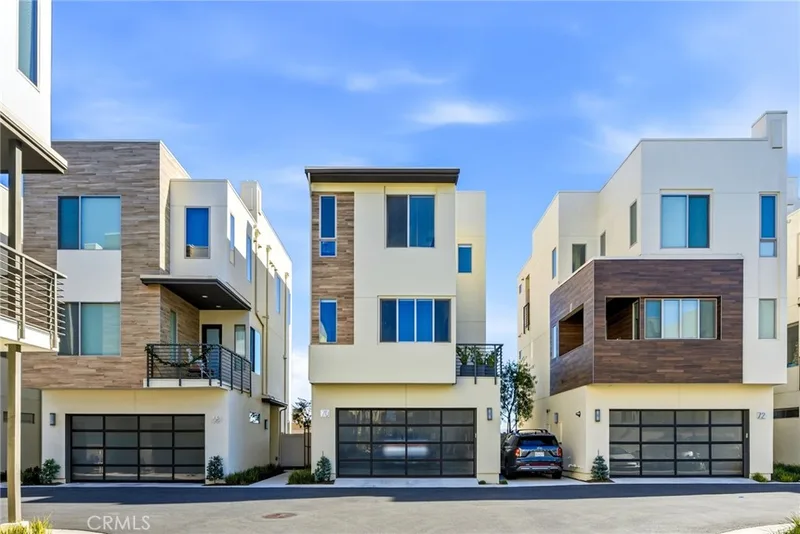 70 Ebb Tide, Newport Beach, CA 92663