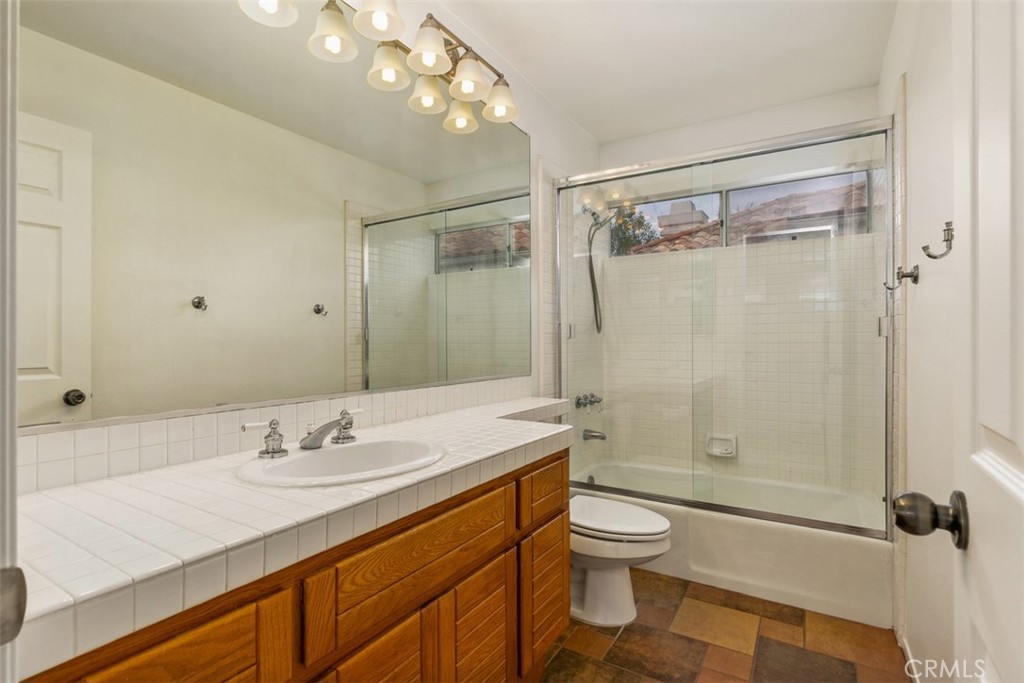 Secondary bath (upstairs) - 70 Shearwater Place, Newport Beach CA 92660 - photo 20
