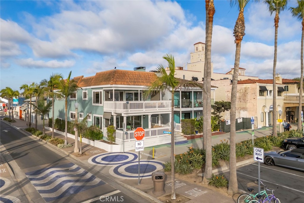 700 E Oceanfront, Newport Beach CA 92661 - photo 7