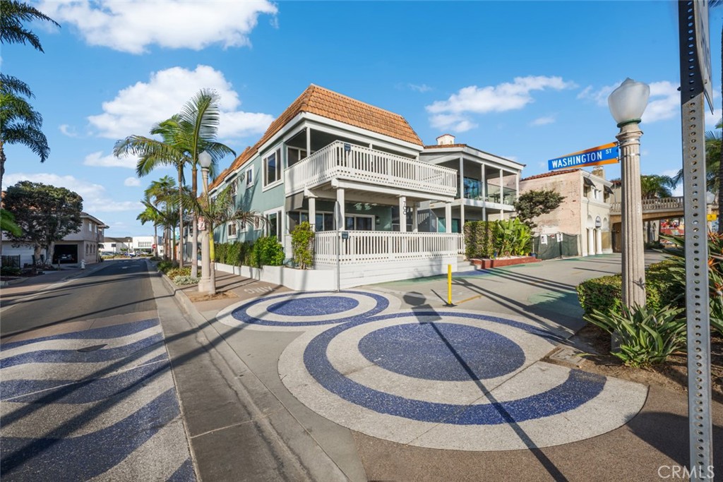 700 E Oceanfront, Newport Beach CA 92661 - photo 8