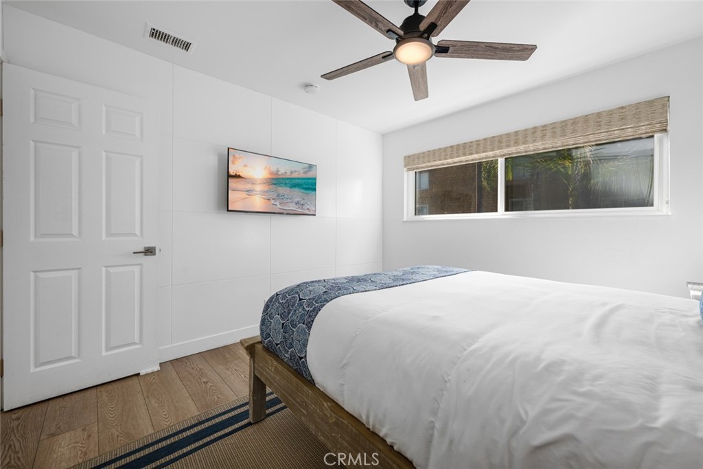 700 E Oceanfront, Newport Beach CA 92661 - photo 21