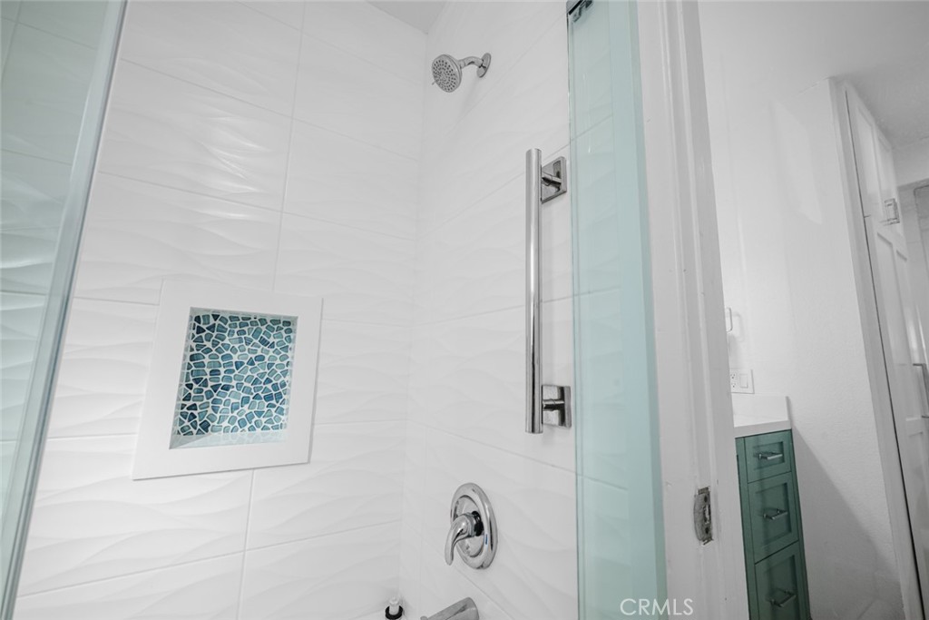 700 E Oceanfront, Newport Beach CA 92661 - photo 25