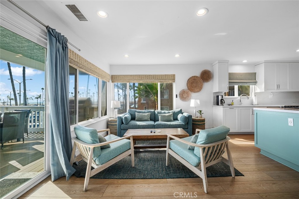 700 E Oceanfront, Newport Beach CA 92661 - photo 36