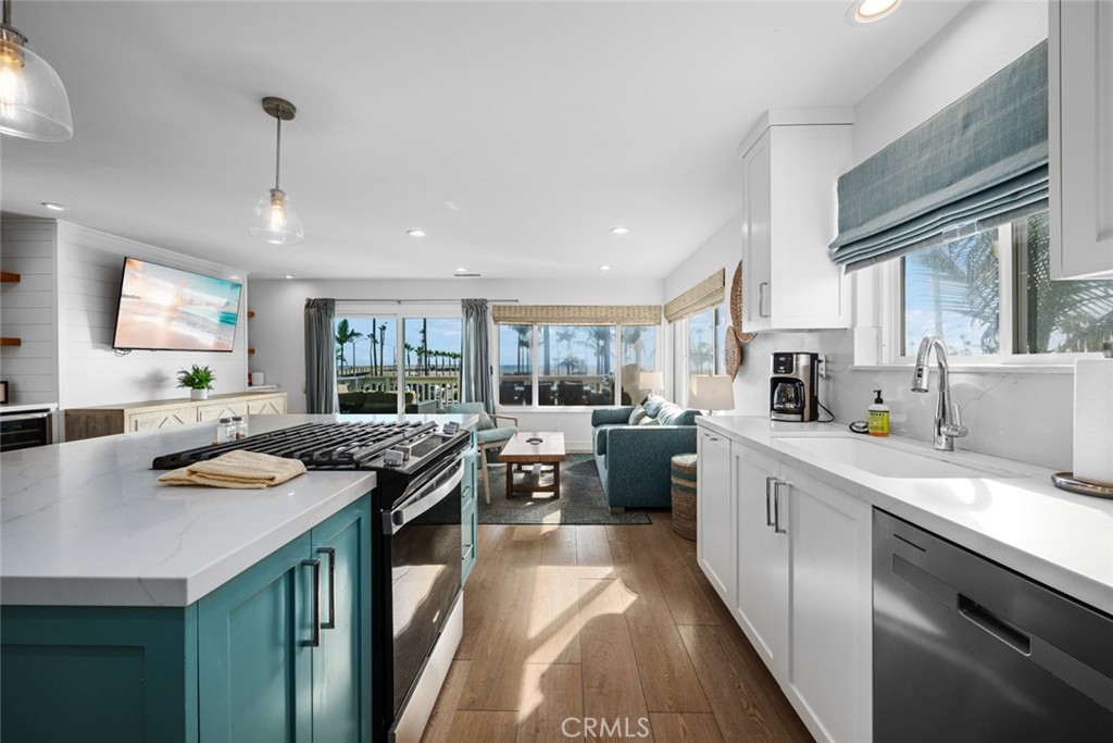 700 E Oceanfront, Newport Beach CA 92661 - photo 41