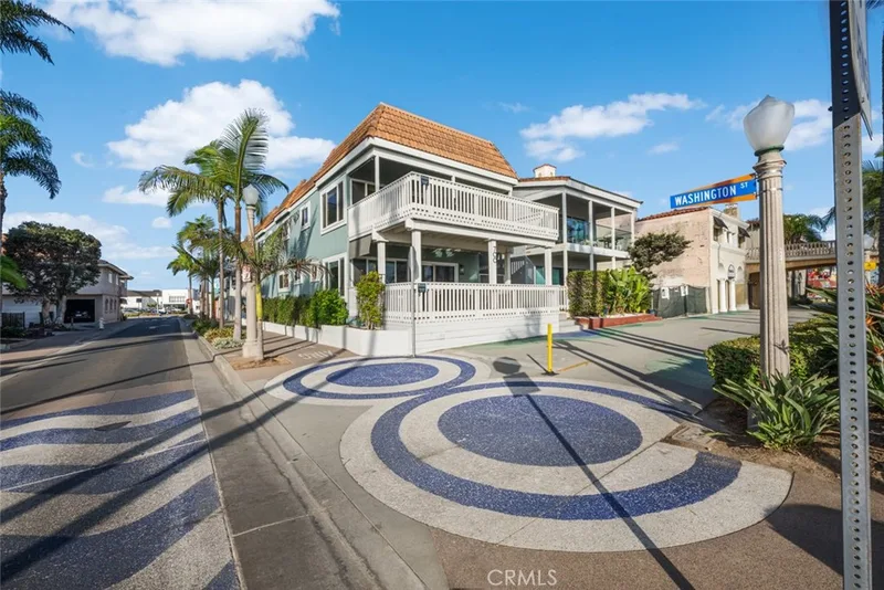 700 E Oceanfront, Newport Beach
