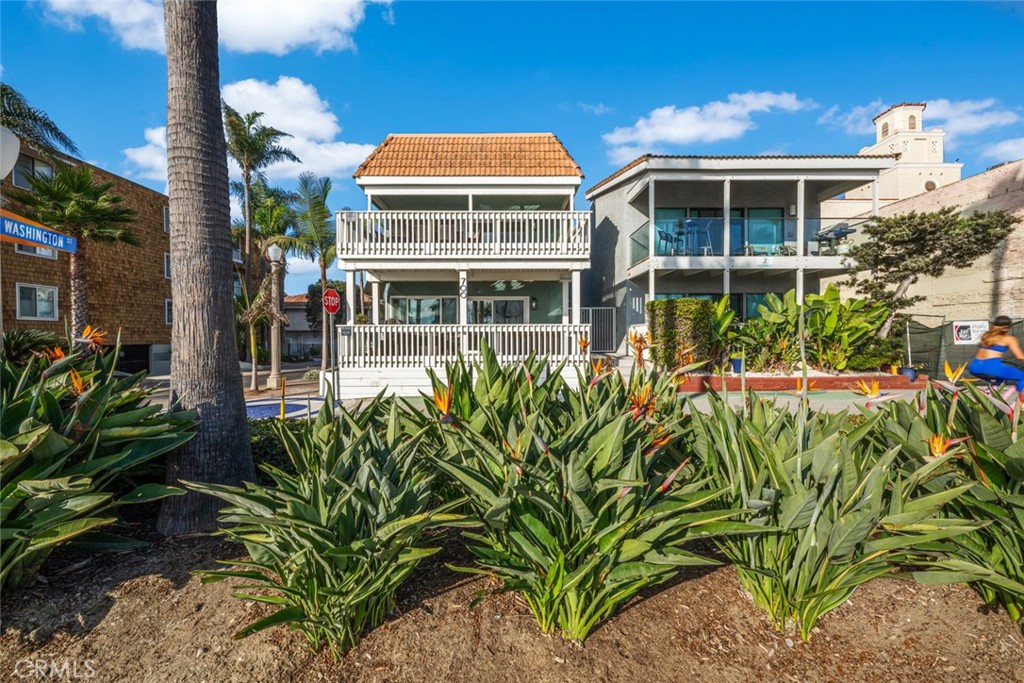 700 E Oceanfront, Newport Beach CA 92661 - photo 4
