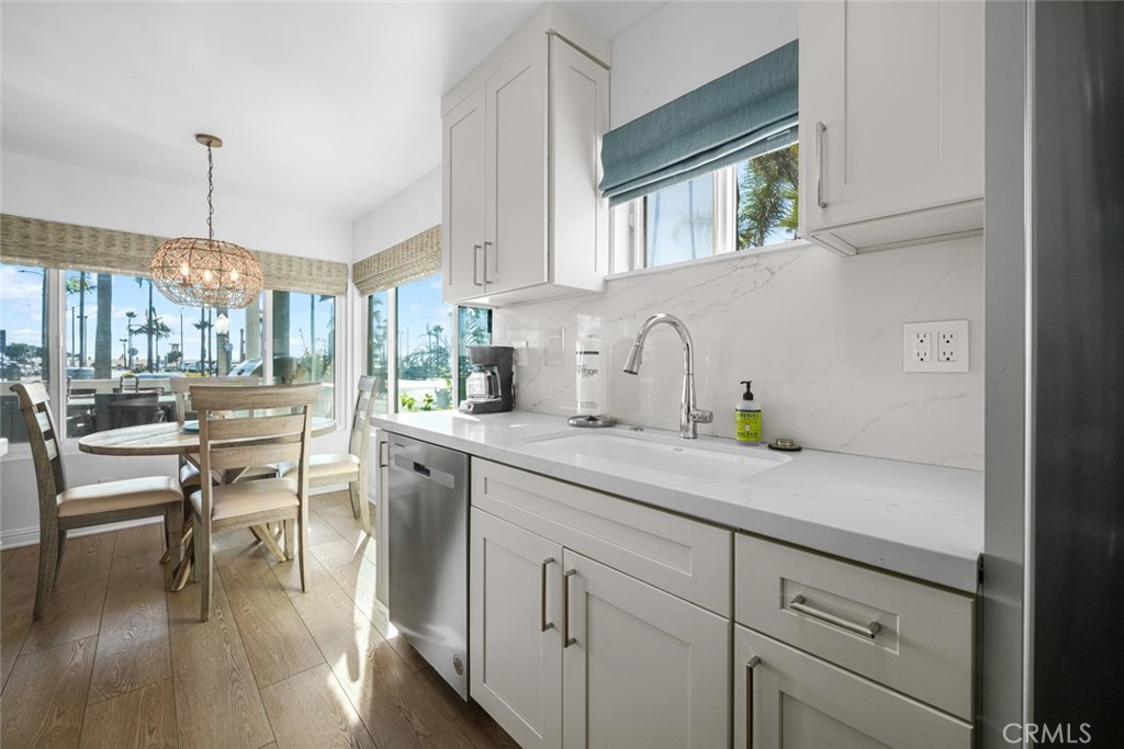 700 E Oceanfront, Newport Beach CA 92661 - photo 16