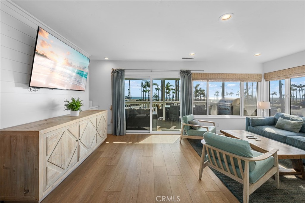 700 E Oceanfront, Newport Beach CA 92661 - photo 32