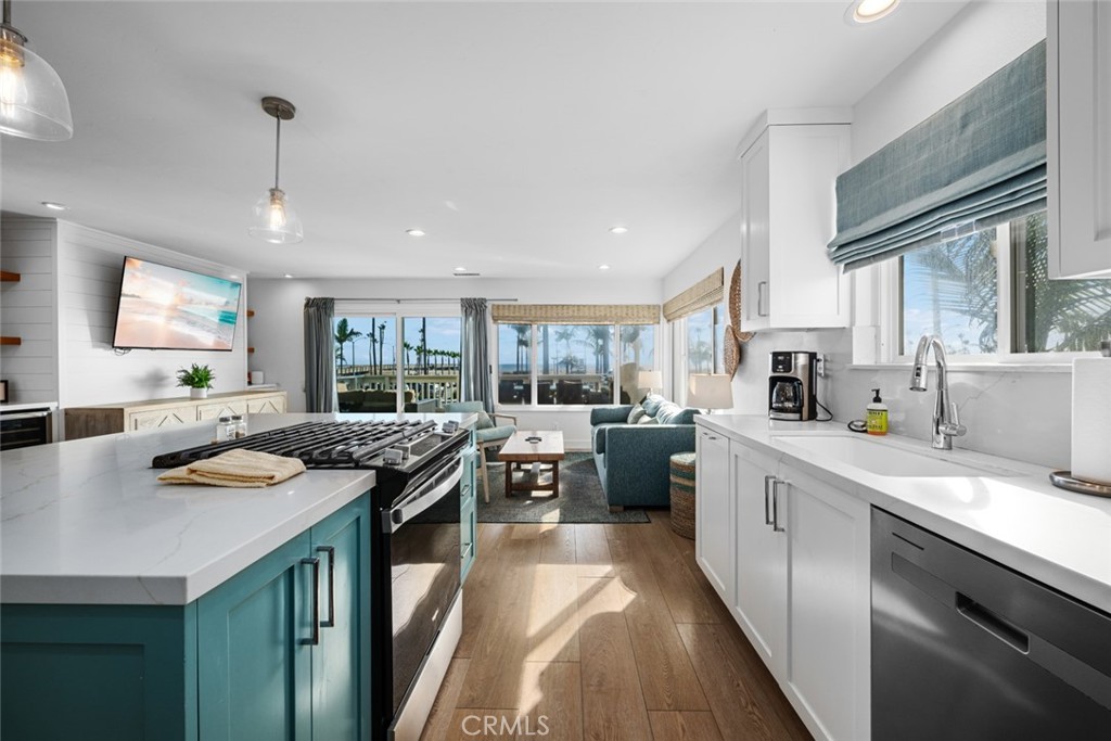700 E Oceanfront, Newport Beach CA 92661 - photo 40
