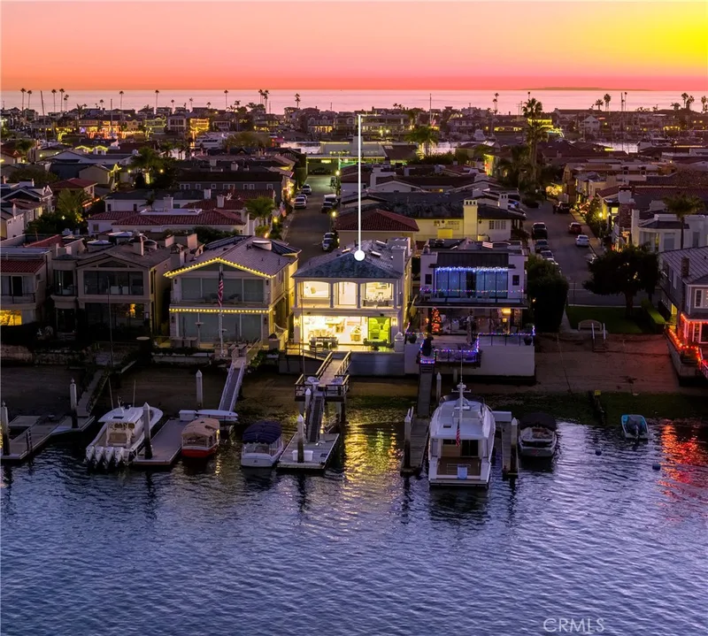 704 Via Lido Nord, Newport Beach, CA 92663