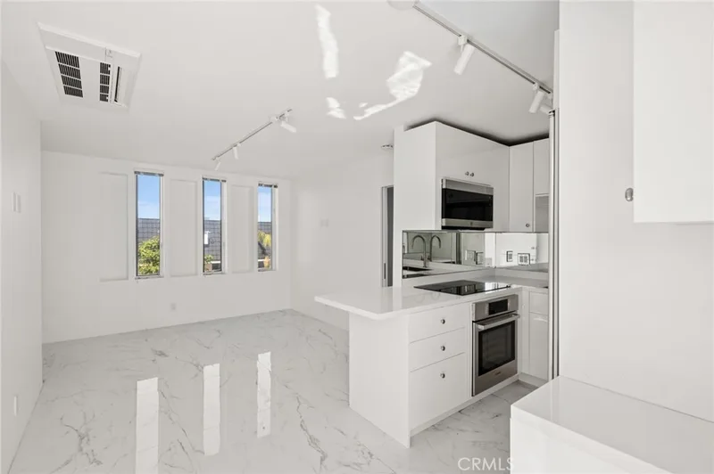 705 E Balboa A, Newport Beach, CA 92661