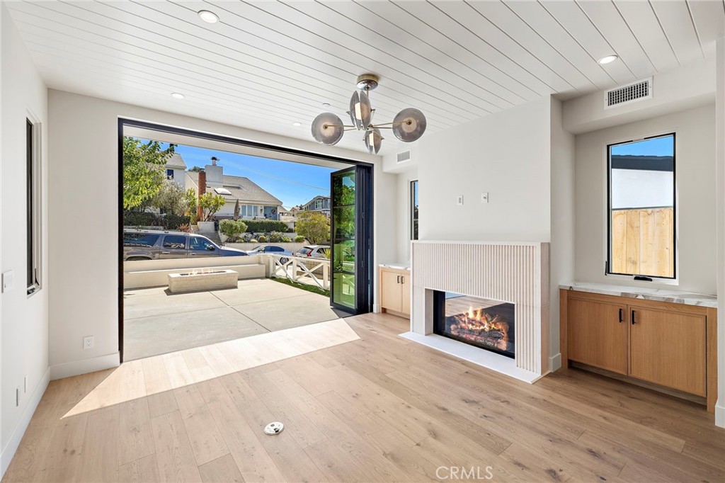 715 Poinsettia, Corona Del Mar CA 92625 - photo 6