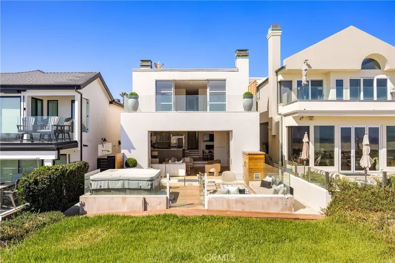 7204 W Oceanfront, Newport Beach