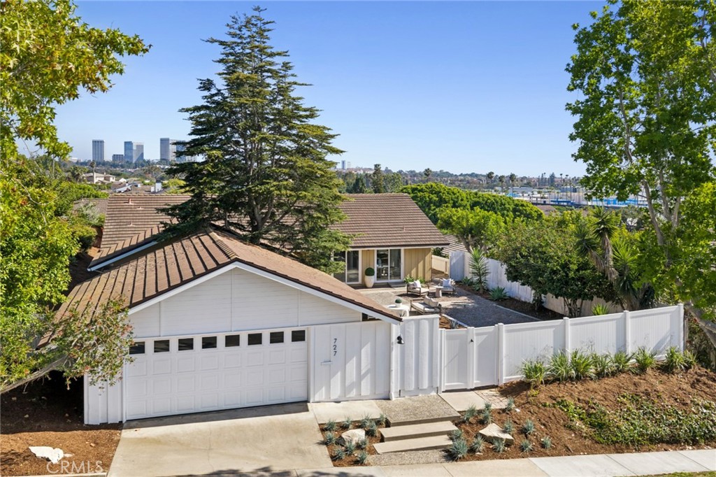 727 Bellis Street, Newport Beach CA 92660 - photo 1