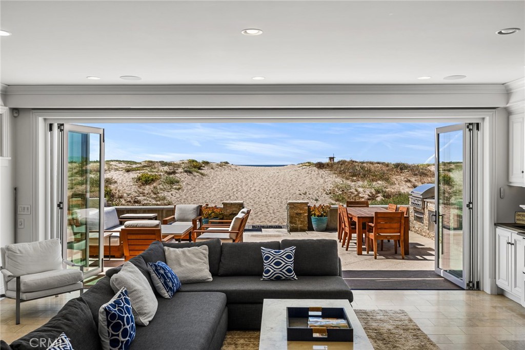 7304 W Oceanfront, Newport Beach CA 92663 - photo 9