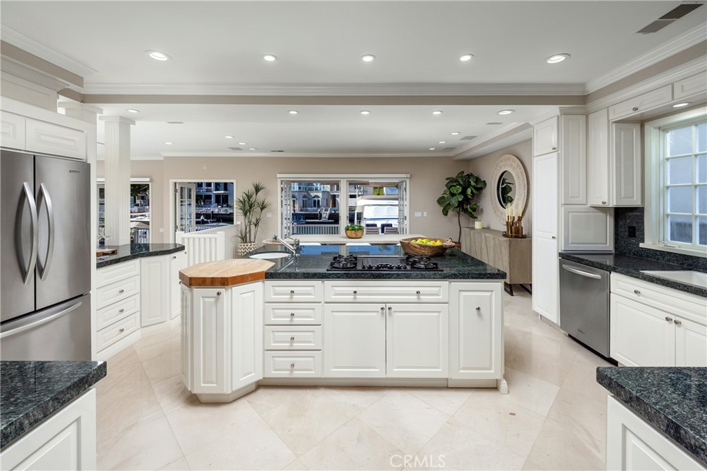 736 Harbor Island Drive, Newport Beach CA 92660 - photo 6