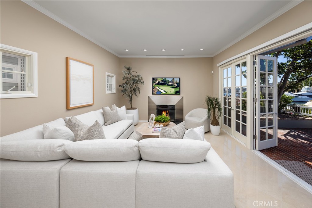 736 Harbor Island Drive, Newport Beach CA 92660 - photo 15