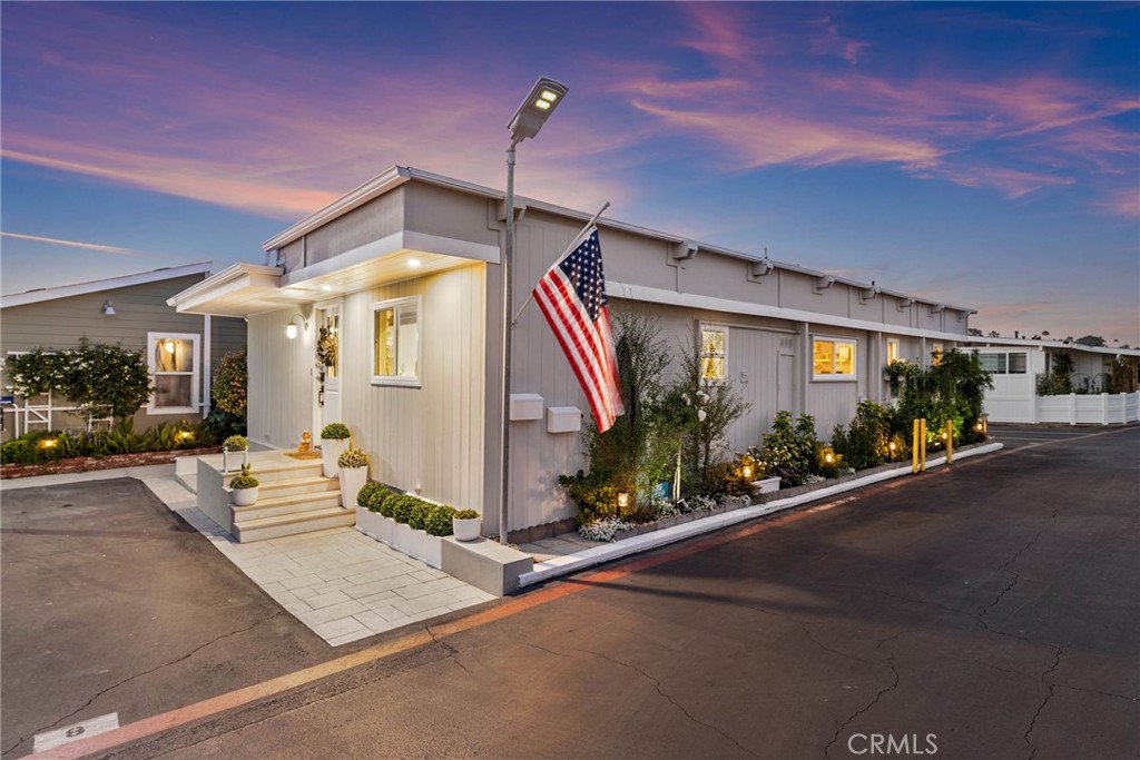 8 Saratoga, Newport Beach CA 92660 - photo 44