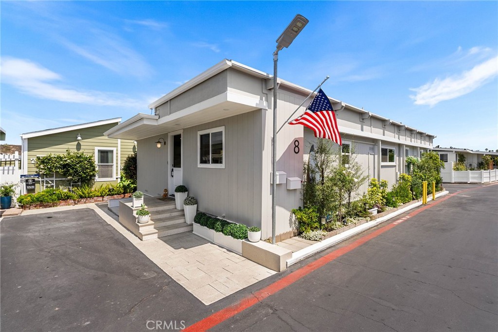 8 Saratoga, Newport Beach CA 92660 - photo 47