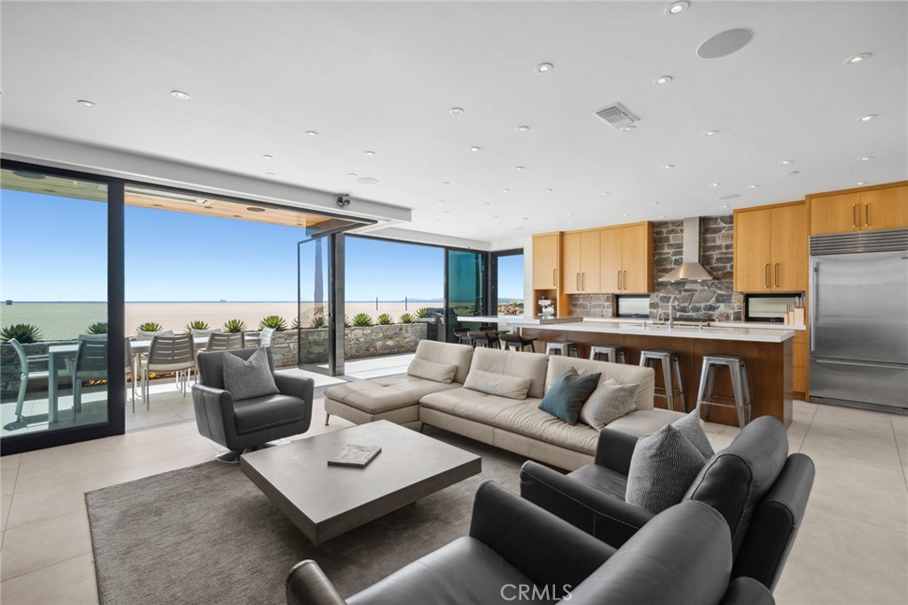 800 W Oceanfront, Newport Beach CA 92661 - photo 3
