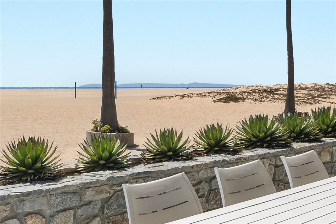 800 W Oceanfront, Newport Beach CA 92661 - photo 8