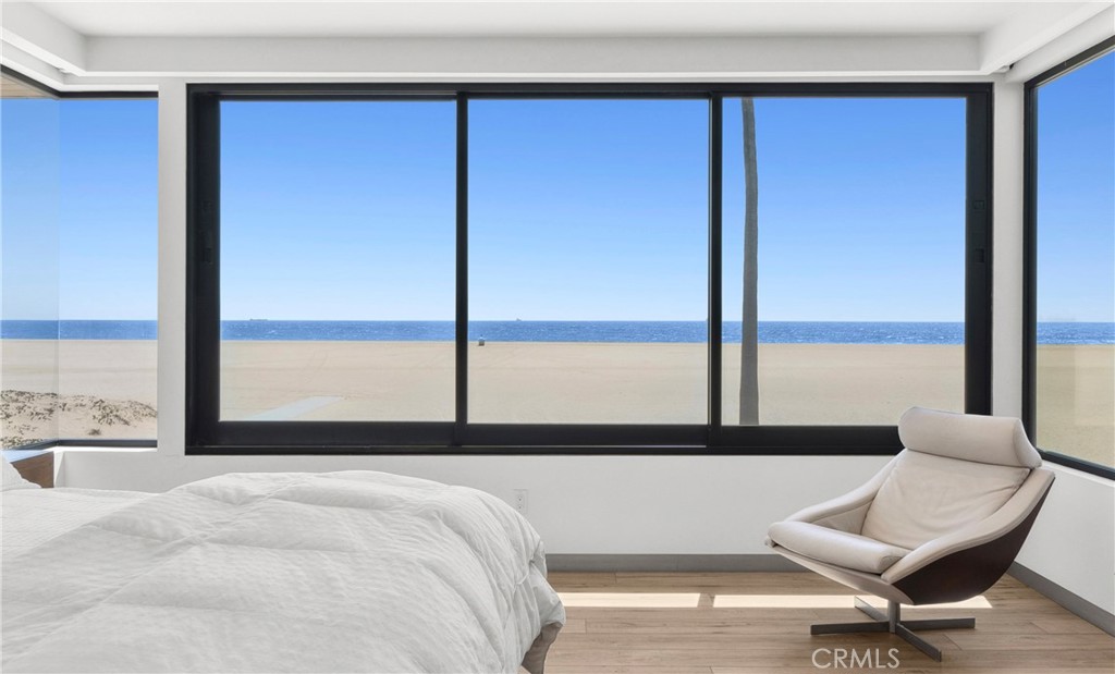 800 W Oceanfront, Newport Beach CA 92661 - photo 11