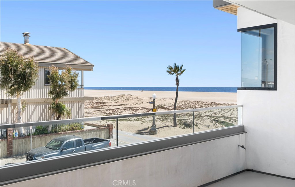 800 W Oceanfront, Newport Beach CA 92661 - photo 25
