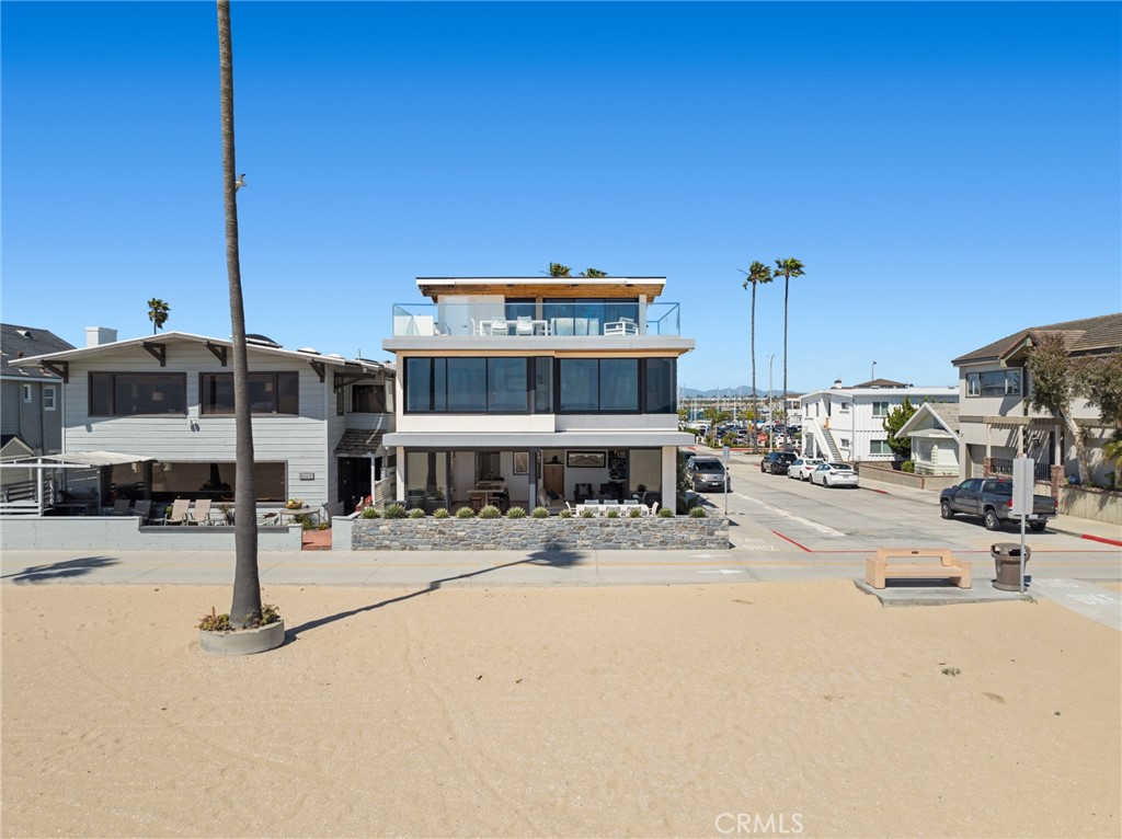 800 W Oceanfront, Newport Beach CA 92661 - photo 29