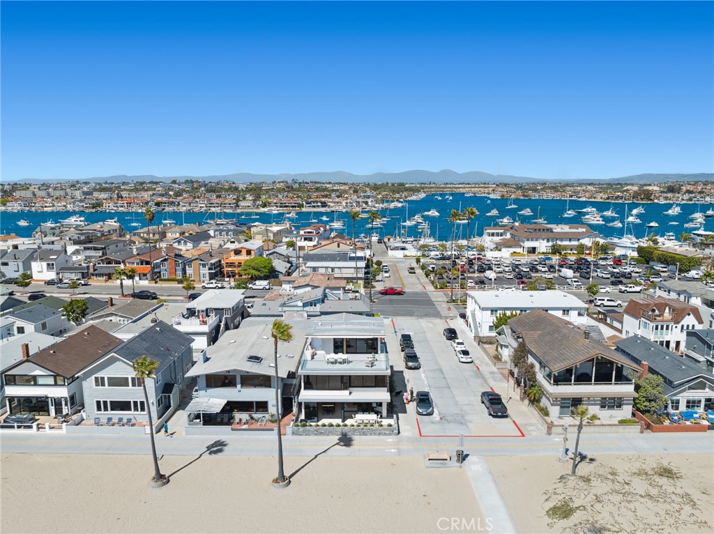 800 W Oceanfront, Newport Beach CA 92661 - photo 30