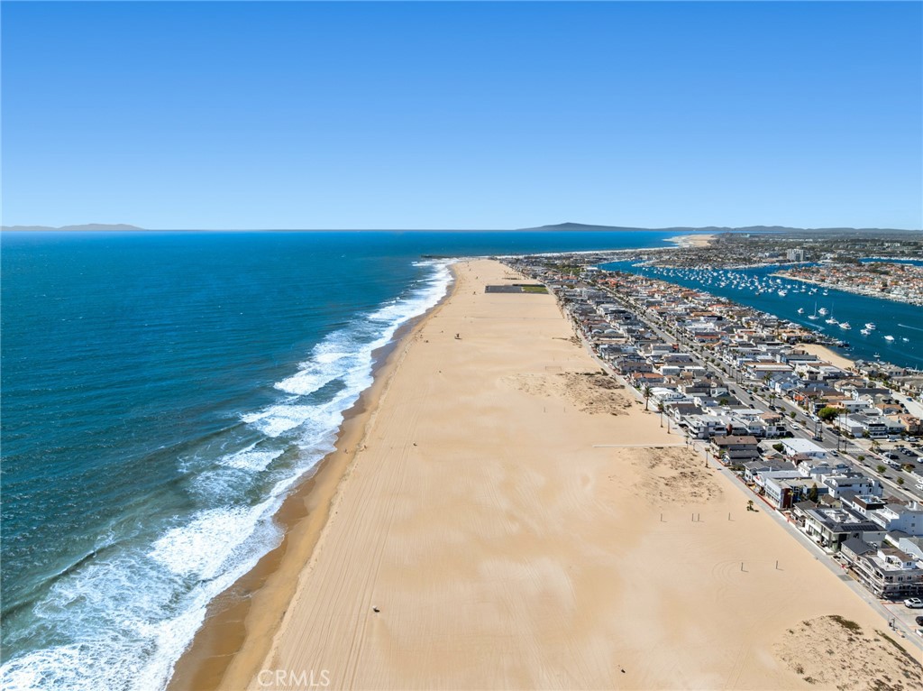 800 W Oceanfront, Newport Beach CA 92661 - photo 33