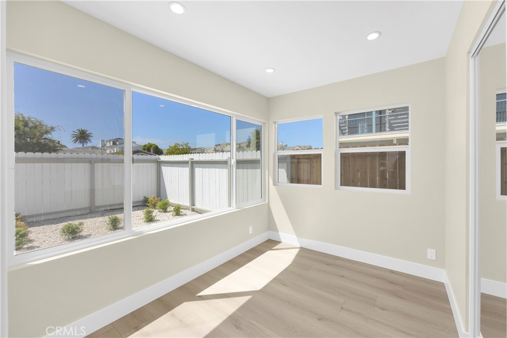 Bedroom #3 - 806 W Balboa Boulevard Front, Newport Beach CA 92661 - photo 22