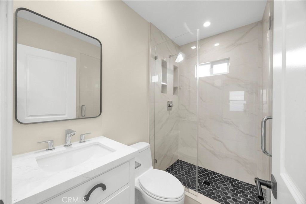 Bathroom #2 - 806 W Balboa Boulevard Front, Newport Beach CA 92661 - photo 25