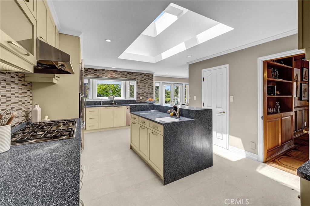 81 Royal Saint George Road, Newport Beach CA 92660 - photo 44