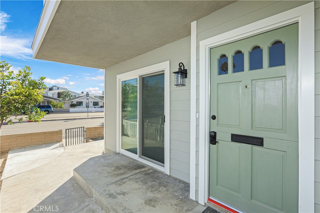 810 W BALBOA Boulevard A, Newport Beach CA 92661 - photo 2