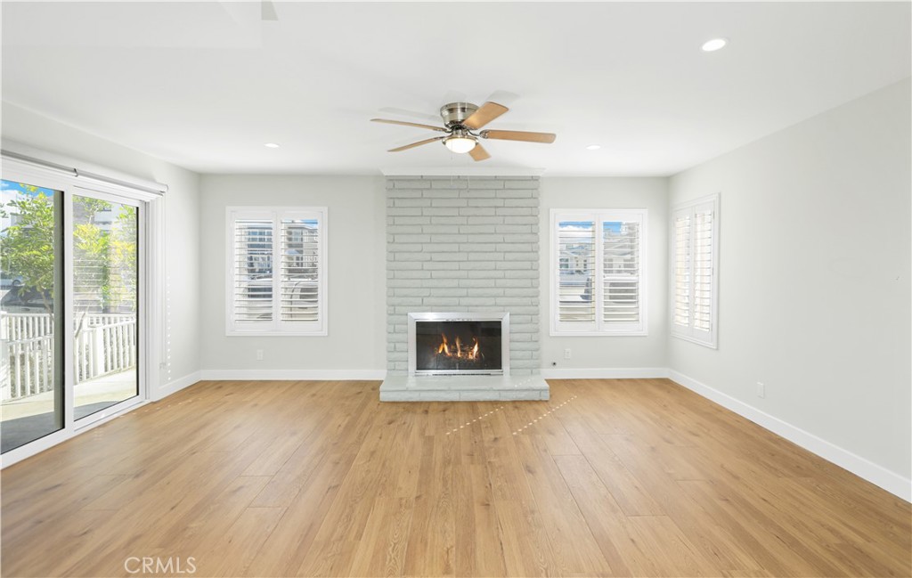 810 W BALBOA Boulevard A, Newport Beach CA 92661 - photo 3