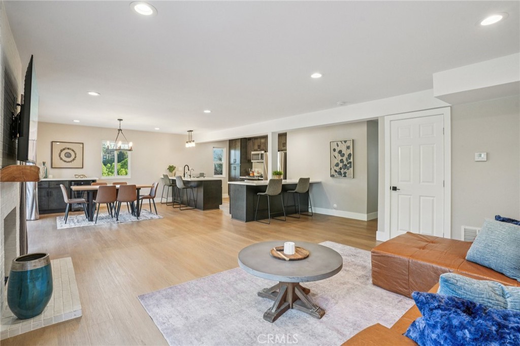 835 Amigos, Newport Beach CA 92660 - photo 9