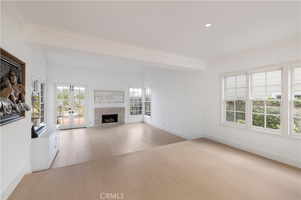 85 Hillsdale, Newport Beach CA 92660 - photo 2