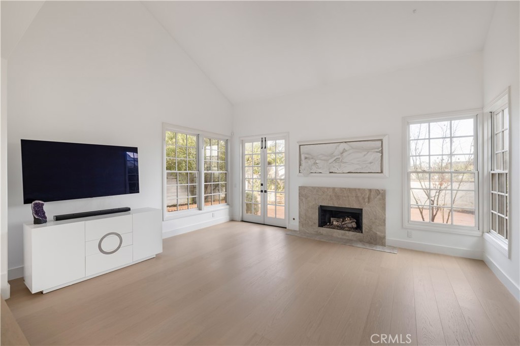 85 Hillsdale, Newport Beach CA 92660 - photo 3