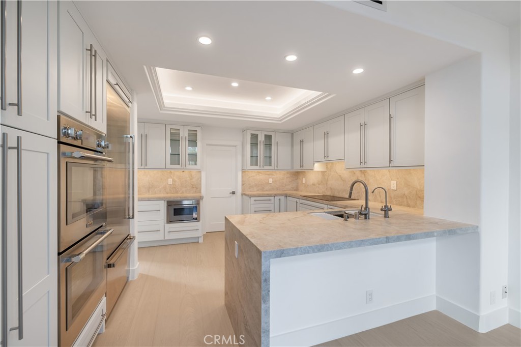 85 Hillsdale, Newport Beach CA 92660 - photo 4
