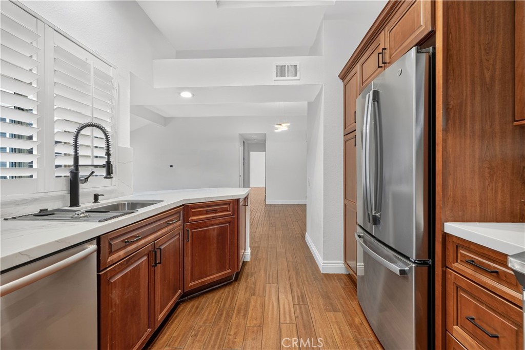 Kitchen with fresh Corian countertops - 88 Corsica Drive, Newport Beach CA 92660 - photo 9