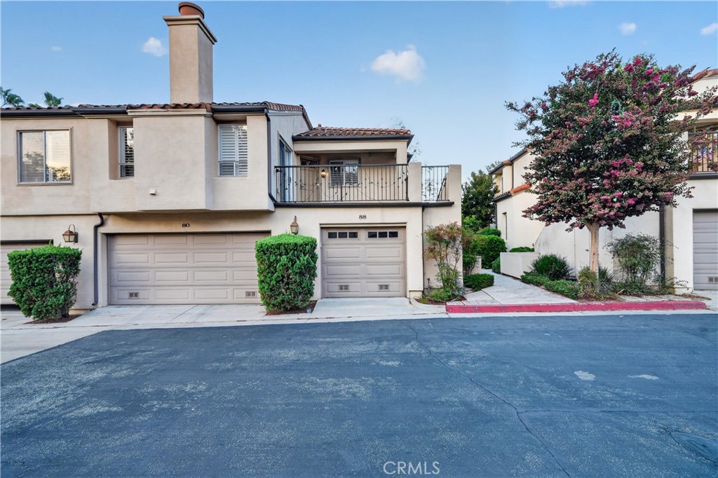 Front view of condo - 88 Corsica Drive, Newport Beach CA 92660 - photo 2