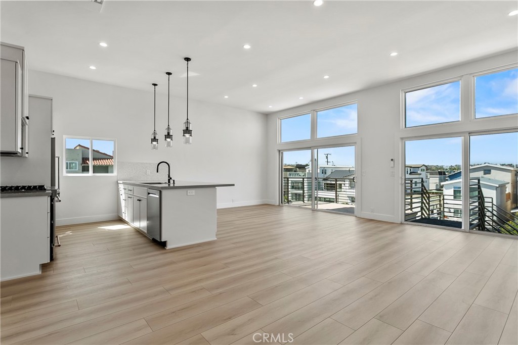913 W Balboa Blvd C, Newport Beach CA 92661 - photo 1