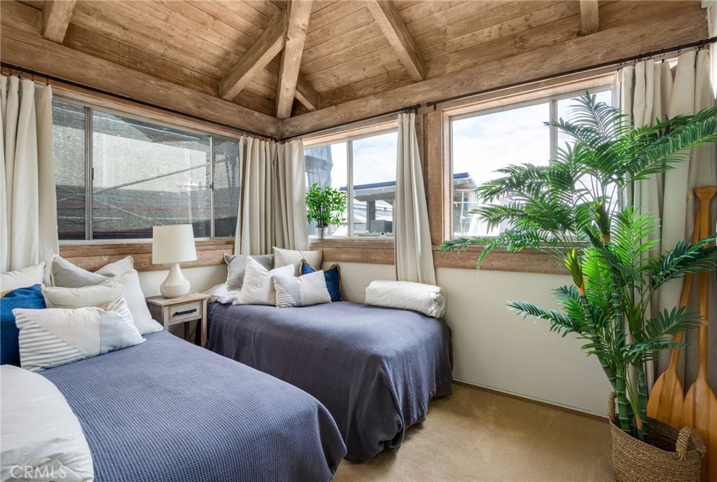 Second bonus room could be additional guest space - 920 E Oceanfront, Newport Beach CA 92661 - photo 28