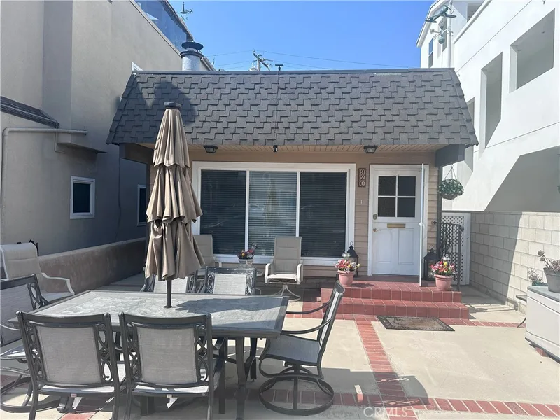 920 W Balboa Boulevard, Newport Beach, CA 92661
