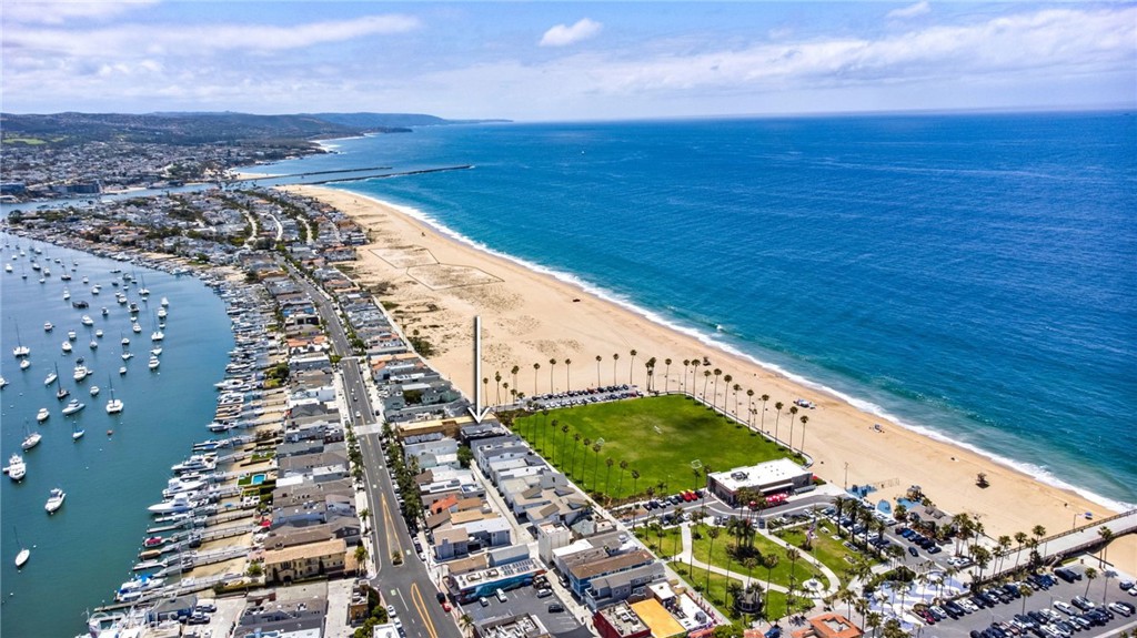 Close to shops, local dining, the Balboa Ferry, great local schools and recreational opportunities make this the perfect - 923 E Balboa Boulevard, Newport Beach CA 92661 - photo 4