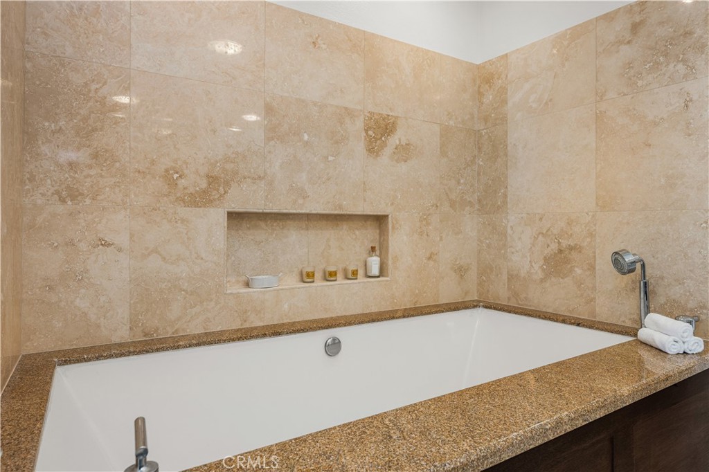 994 Bayside Cove, Newport Beach CA 92660 - photo 30