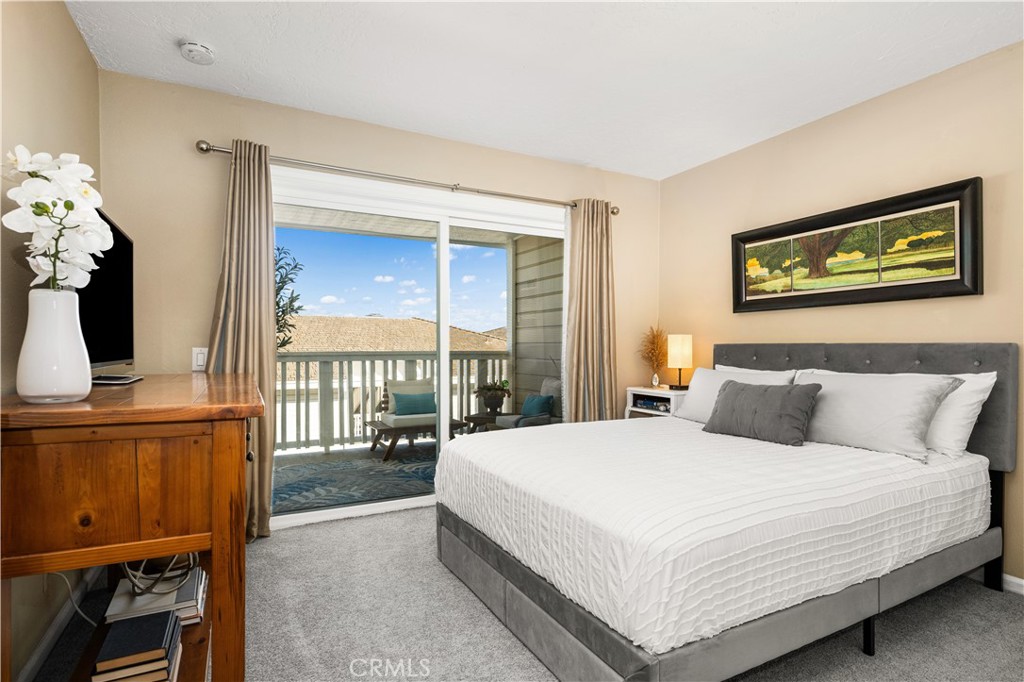 994 Bayside Cove, Newport Beach CA 92660 - photo 32