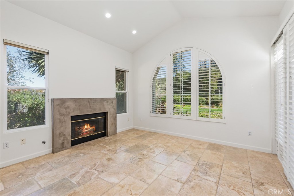 Living room with fireplace - 11 Sorrento Court, Newport Coast CA 92657 - photo 4