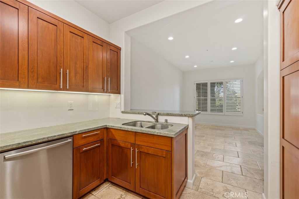 Kitchen - 11 Sorrento Court, Newport Coast CA 92657 - photo 12