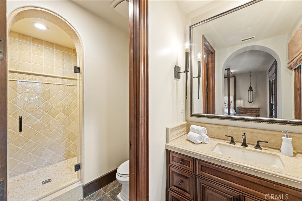 Main Floor Bedroom 3 Ensuite - 16 Shore Walk, Newport Coast CA 92657 - photo 53